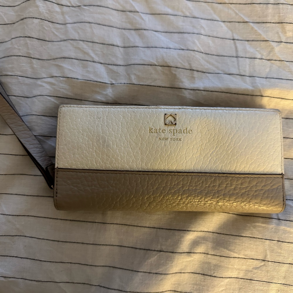 Kate spade wristlet wallet